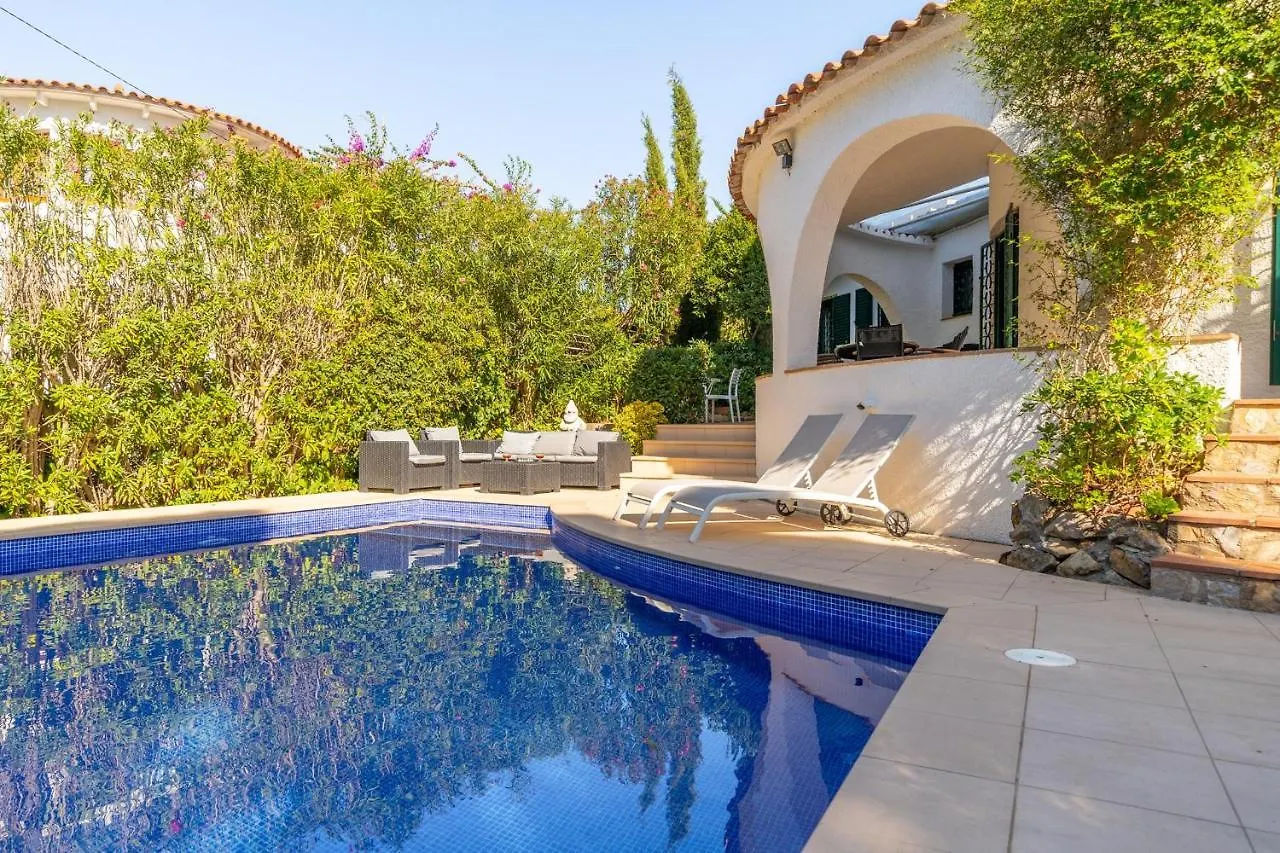 Villa Holiday Home Anais L'Escala Spain